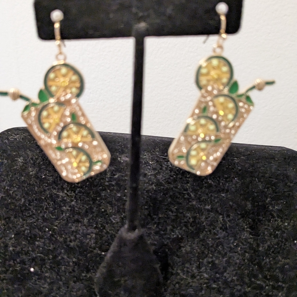 Lemon Slice Dangle Earrings - Picture 2 of 3